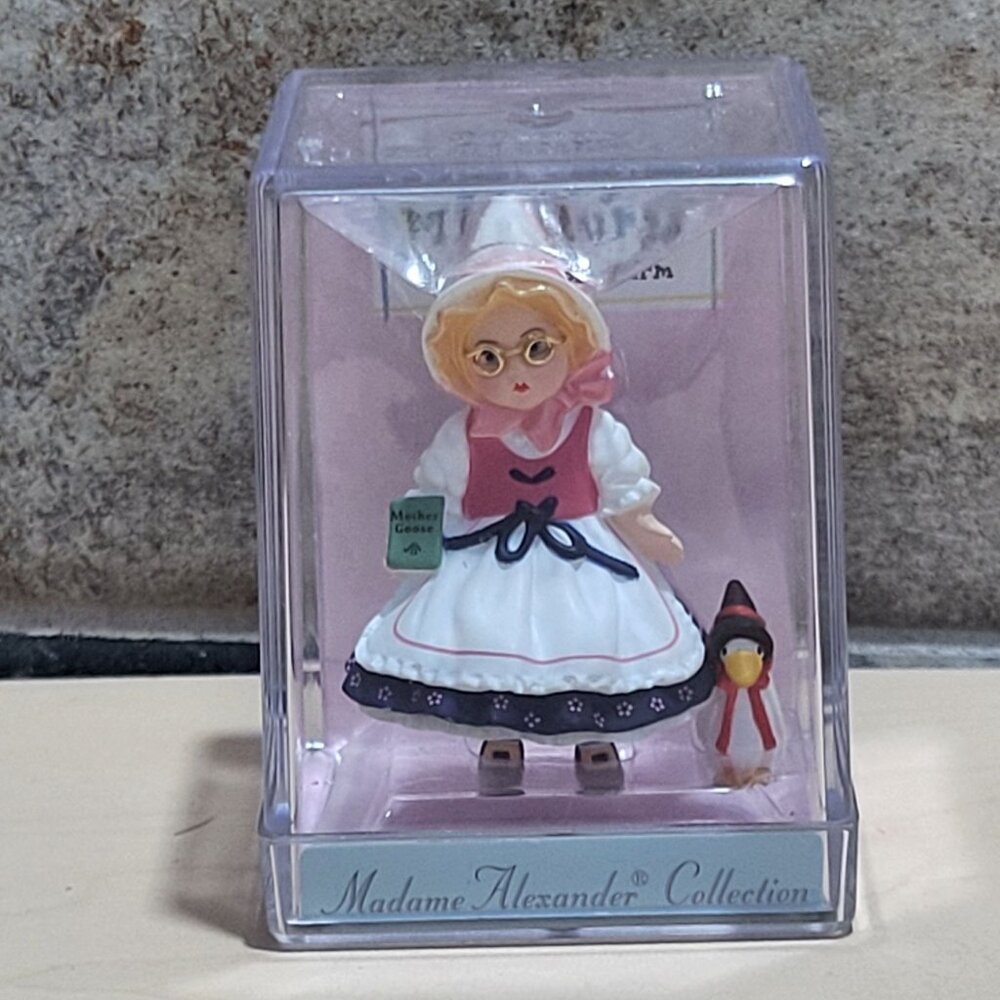 Hallmark Madame Alexander Merry Miniatures Mother Goose 1997